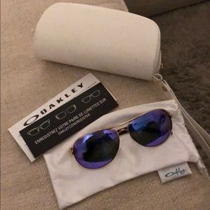 Women’s Polarized Oakley Sunglasses